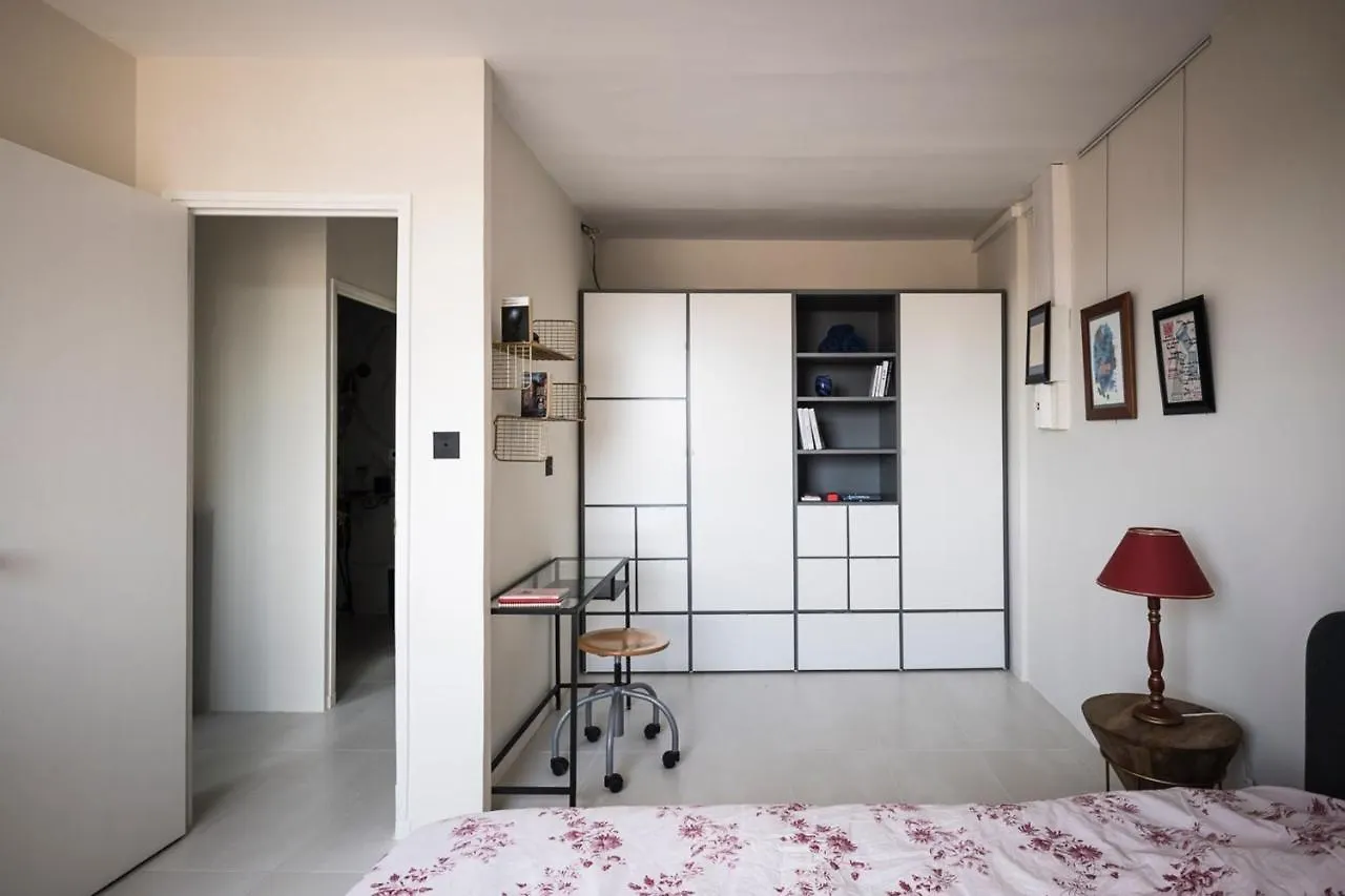 Elegant Apt In The Historical Center Of Avignon Apartment