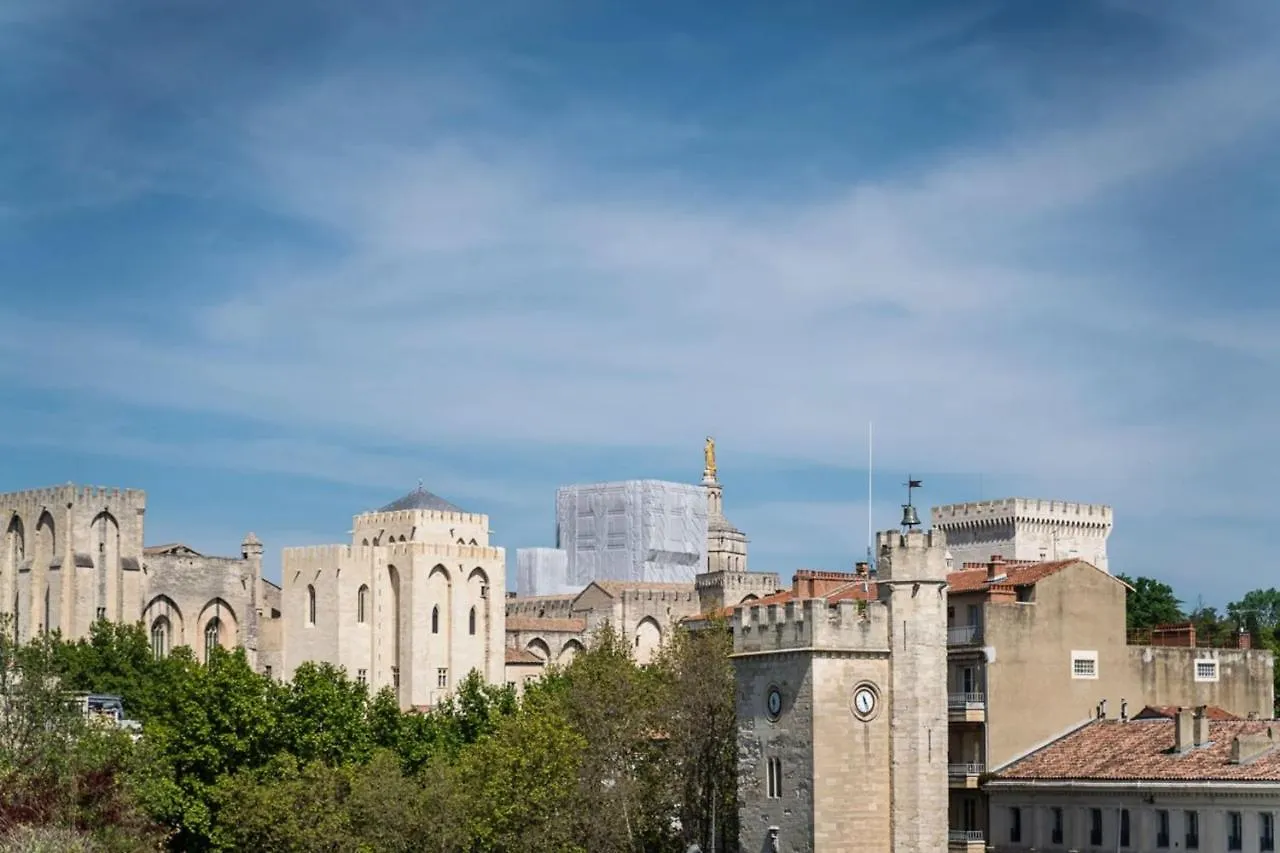 Elegant Apt In The Historical Center Of Avignon Apartment