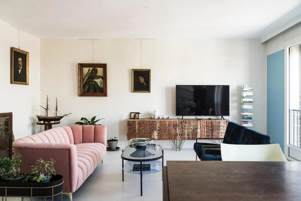 Elegant Apt In The Historical Center Of Avignon Apartment
